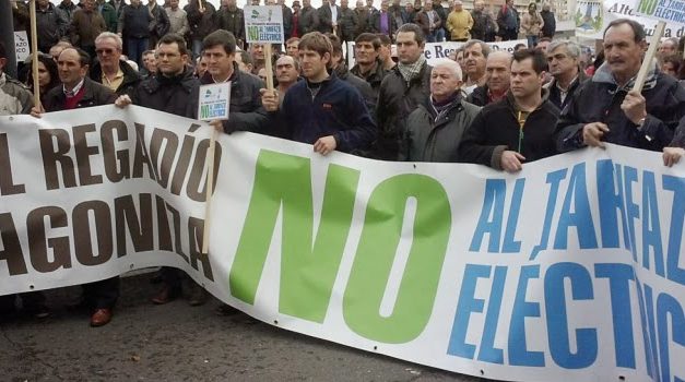 Manifestación de regantes contra el tarifazo (miércoles, 26)