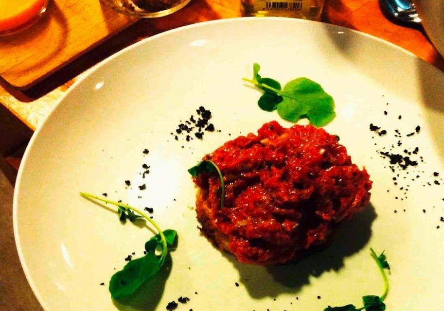 Steak tartar en El Ciclón (miércoles)