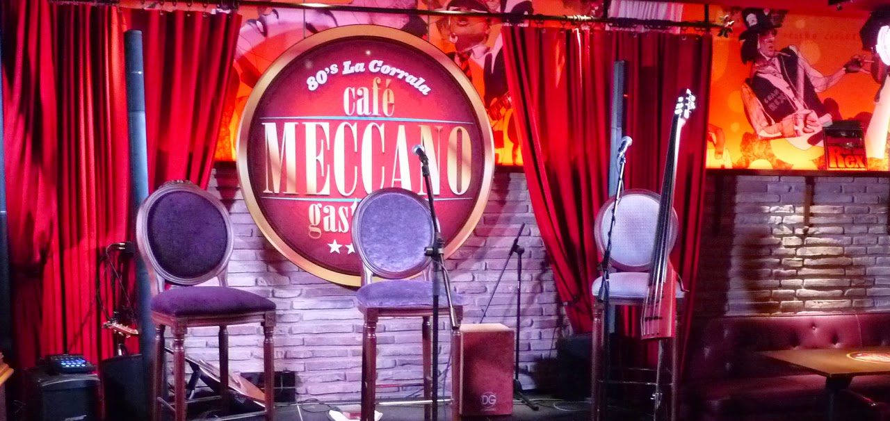 Cenas y espectáculo en el Café Meccano (noviembre)