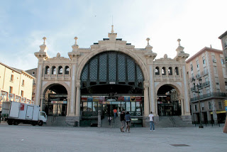 MERCADO CENTRAL. “Mira que te como” (jueves, 1)