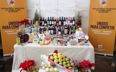 Entregadas las tres cestas de Navidad