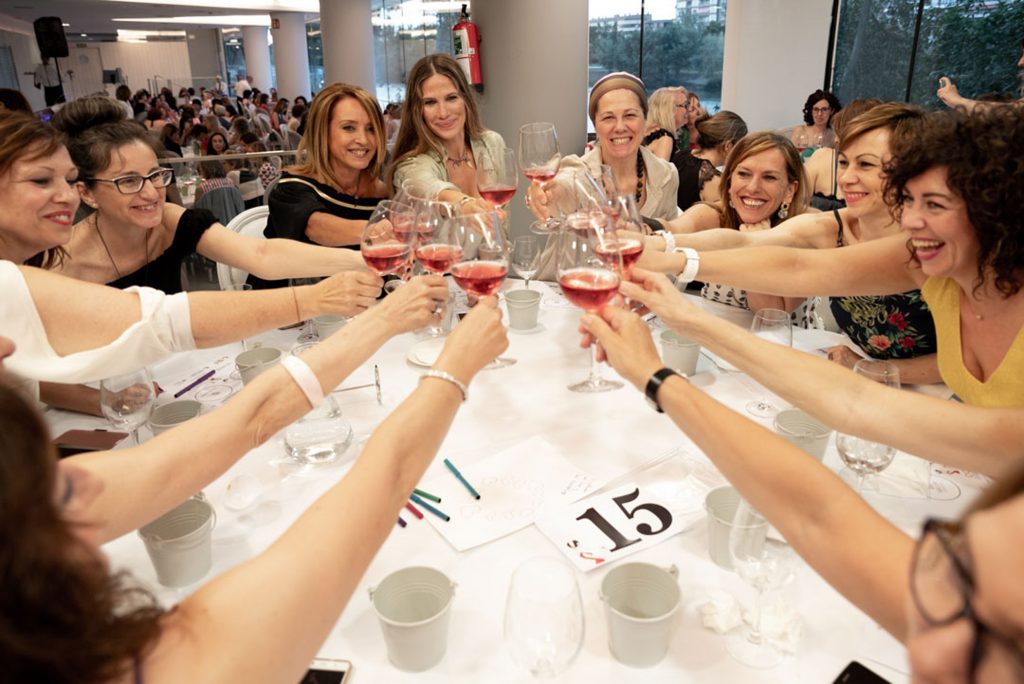 Brindis de Mujeres Diviñas