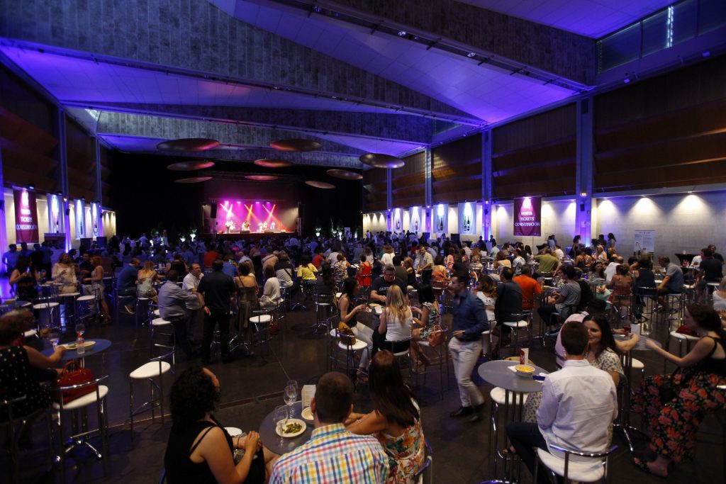 El Auditorio de Zaragoza acogió los dos conciertos con degustaciones. FOTO: Cortesía DOP Cariñena.