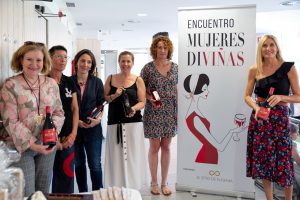 Organizadoras y protagonistas del III Encuentro de Mujeres Diviñas