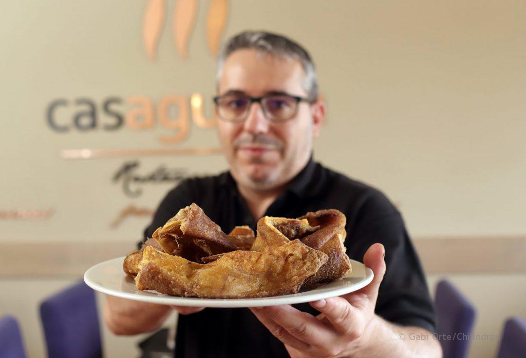 Fuera de Zaragoza, un clásico, Casa Agustín y su oreja. FOTO: Gabi Orte / Chilindrón