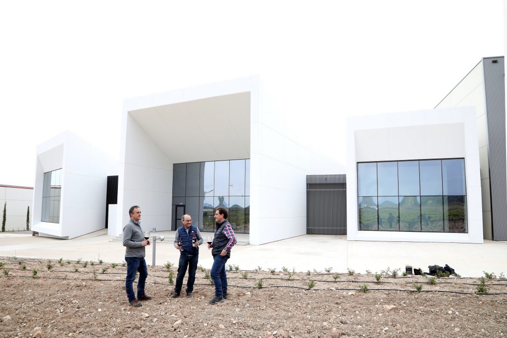 nueva-bodega-Aragoneasas- enologos