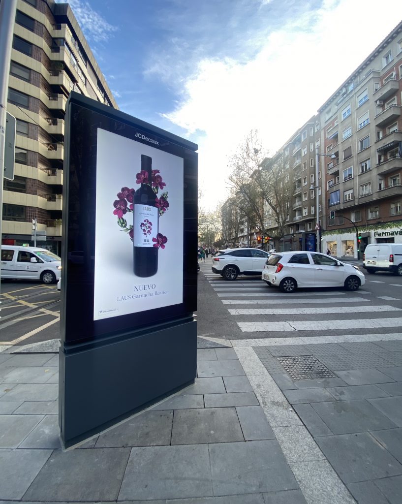 Campaña Laus grupo Enate - ONiAd en DooH