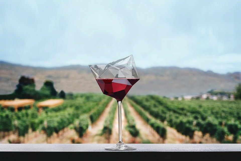 La campaña “Aperitivea con Cariñena” invita a disfrutar de los vinos que nacen de las piedras en 100 establecimientos de Madrid