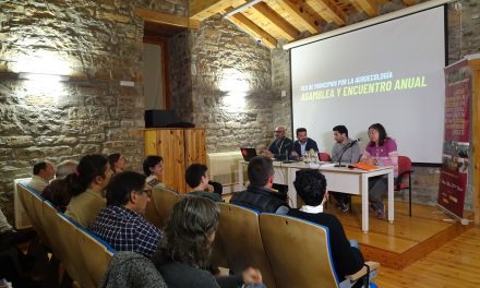 Aínsa congrega a un centenar de representantes políticos y sociales en el inicio del encuentro anual de la Red de Municipios por la Agroecología