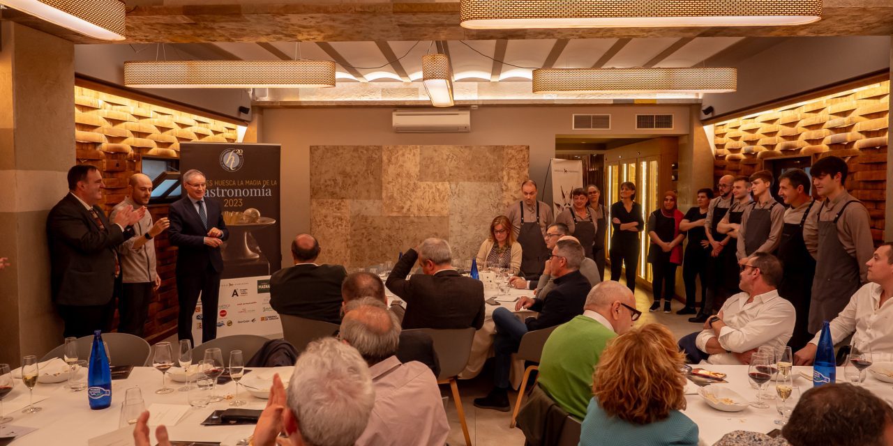 El restaurante Trasiego, Sol Repsol en Barbastro, cierra la 20 edición de los talleres “Huesca, La Magia de la Gastronomía”