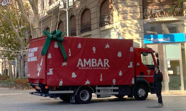 Ambar sorprende en plena calle a los zaragozanos con un camión lleno de sorpresas