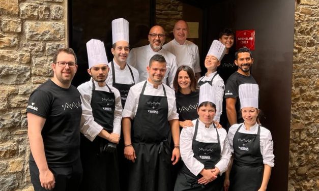 Restaurante El Callizo y el escritor Severino Pallaruelo, galardonados con la Cruz de Sobrarbe