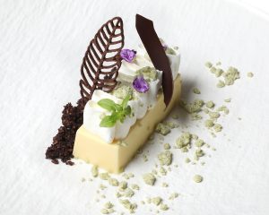 110-LA-PRENSA_mararacuya-crema-de-queso-y-migas-de-cacao-y-wasabi