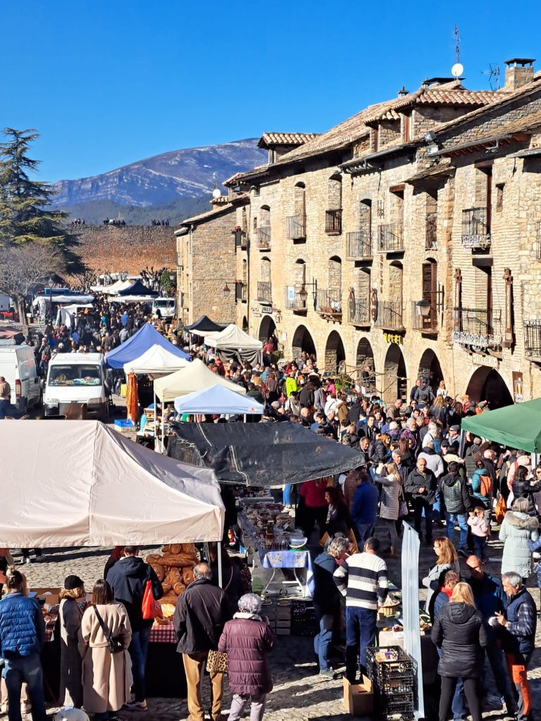 Ambiente en la Plaza Mayor 2023 Ainsa