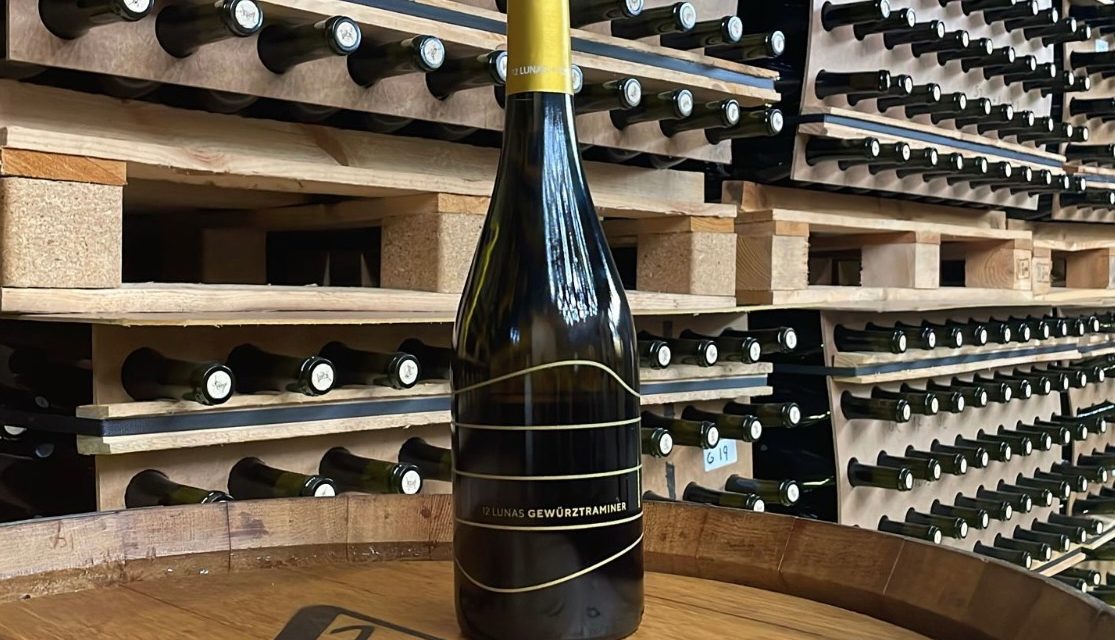 Bodegas El Grillo y la Luna lanza una edición limitada de su nuevo 12 Lunas gewürztraminer