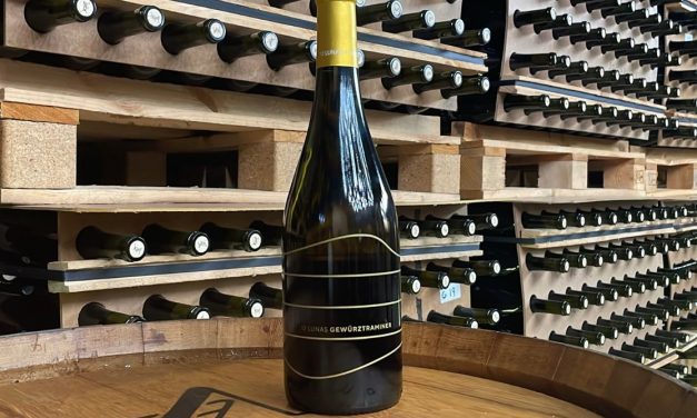 Bodegas El Grillo y la Luna lanza una edición limitada de su nuevo 12 Lunas gewürztraminer