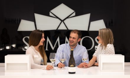 Bodega SOMMOS, mejor experiencia enoturística de Aragón 2024 para el prestigioso ‘Master of Wine’ Tim Atkin