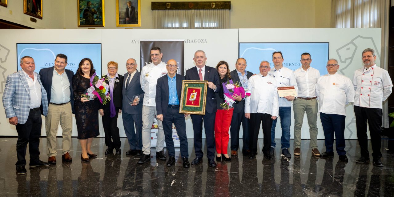 Los pasteleros entregan su premio Lanzón 2024 al Club Casademont Zaragoza
