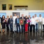 Los pasteleros entregan su premio Lanzón 2024 al Club Casademont Zaragoza