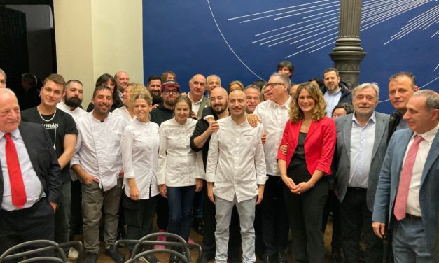 Gran éxito de la cena benéfica por las víctimas de la dana de Valencia