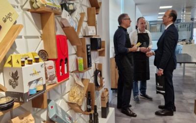 El consejero de Sanidad recorre las instalaciones del Centro de Innovación Gastronómica de Aragón