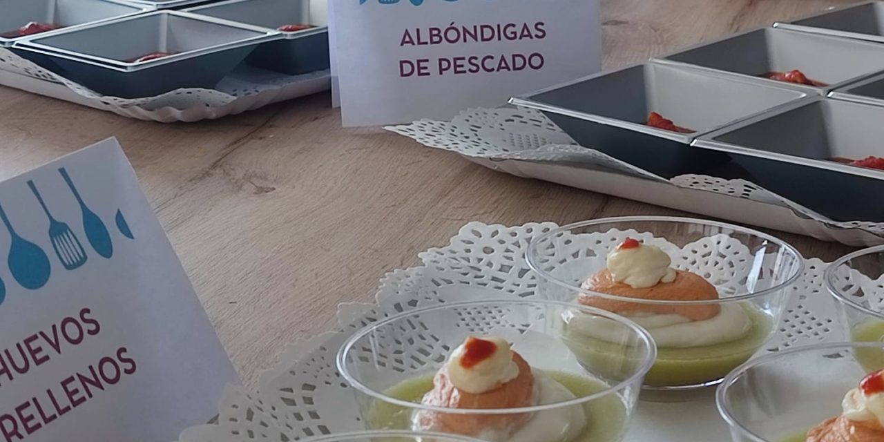 La directora general de Cuidados conoce el grupo Gastronomía Inclusiva, que facilita alimentos para personas con problemas de deglución