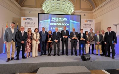 El chef Toño Rodríguez, Evelyn Celma, Ayuntamiento de Urriés y Cámara de Teruel, distinguidos por su lucha contra la despoblación