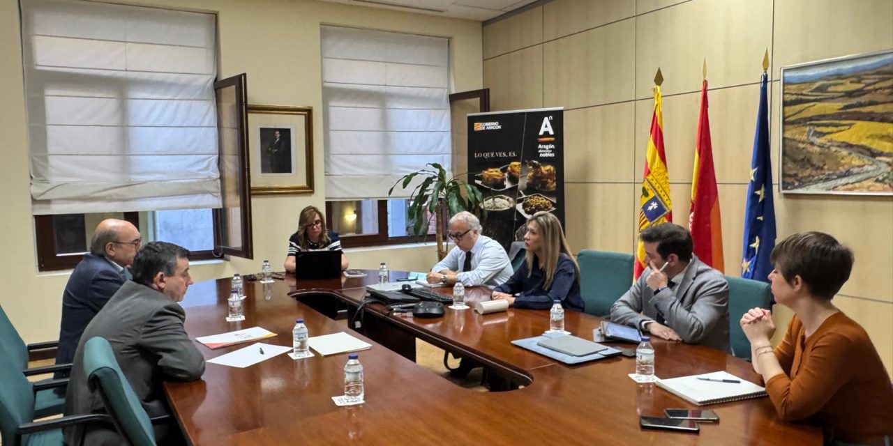 Mar Vaquero y Javier Rincón se reúnen con las industrias agroalimentarias para analizar el impacto de los aranceles de Trump
