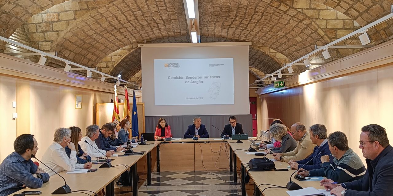 Luz verde a 11 nuevos itinerarios y 214 kilómetros en la red de Senderos Turísticos de Aragón