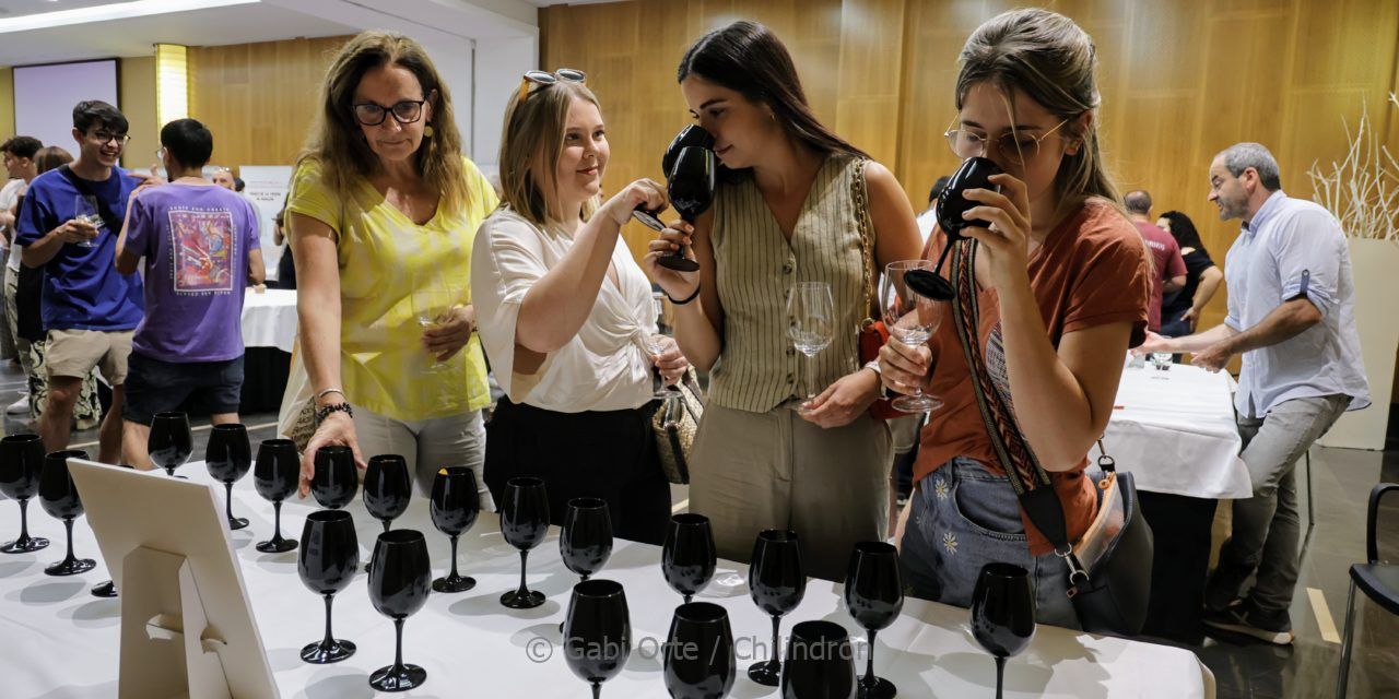La Muestra de los Vinos de la Tierra de Aragón celebra su cuarta edición con una cata de garnachas dirigida por Guillermo Cárcamo, sumiller de El Callizo