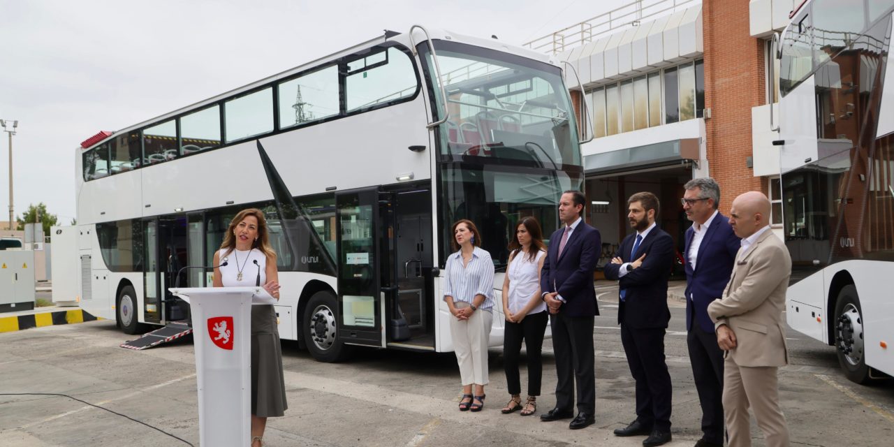 Los tres nuevos autobuses turísticos 100% eléctricos ya están en Zaragoza