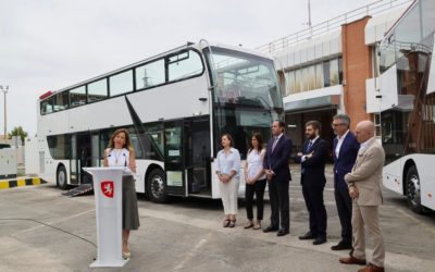 Los tres nuevos autobuses turísticos 100% eléctricos ya están en Zaragoza