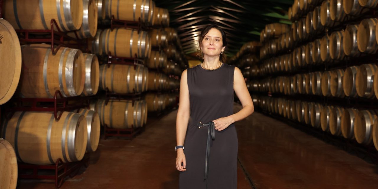 Ayuso celebra el ‘excelente trabajo’ de la DOP Cariñena para lograr ‘unos vinos cada vez más ricos y reconocidos’