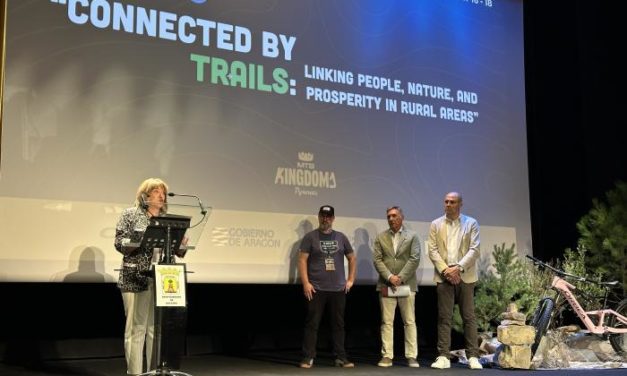 Tomasa Hernández destaca el potencial de Aragón como destino de referencia para el cicloturismo y el ciclismo de montaña