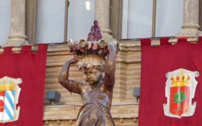 El Paseo de las Estrellas de la DOP Cariñena alcanzará 30 ilustres este fin de semana con las huellas de la cantante Rozalén y el periodista Ángel Expósito