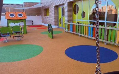 Lacasitos llena de color y juego la nueva terraza del Hospital Materno Infantil de Zaragoza