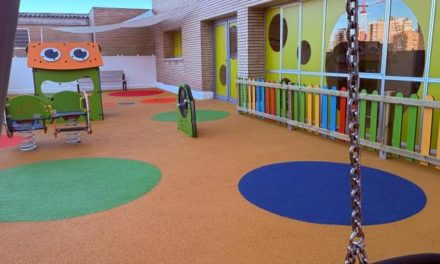 Lacasitos llena de color y juego la nueva terraza del Hospital Materno Infantil de Zaragoza
