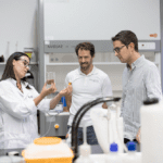 Sommos apuesta por la economía circular en una investigación de la Universidad de Zaragoza y Bugcle que vincula el hollejo de la uva con la mejora de piensos para animales