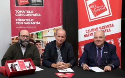 La IG Pacharán Navarro, la Asociación de Sumilleres de Aragón y la Asociación de Maîtres y Bartenders de Aragón firman un convenio para la promoción y formación sobre esta bebida