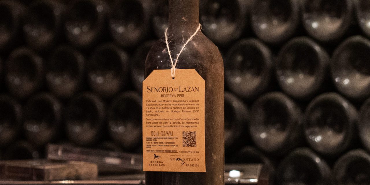 Bodega Pirineos presenta las históricas botellas originales de Señorío de Lazán Reserva 1998 y 1999