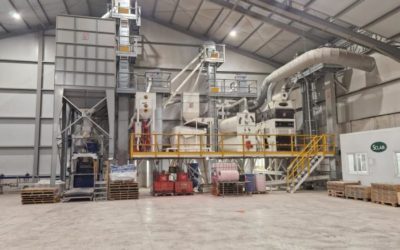 Rincón destaca el papel clave de las cooperativas como motor del medio rural en su visita a la SCLAB de Barbastro