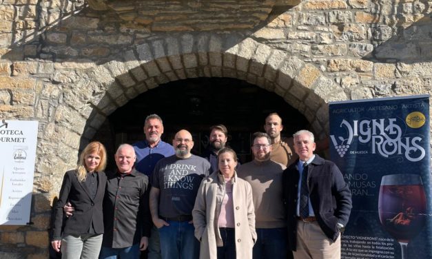 Concluye el noveno panel de cata Vignerons de Huesca en Aínsa con la vista puesta en el décimo aniversario