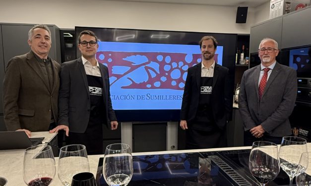 Diego Mur y Alberto Anadón representarán a Aragón en el concurso nacional de sumilleres