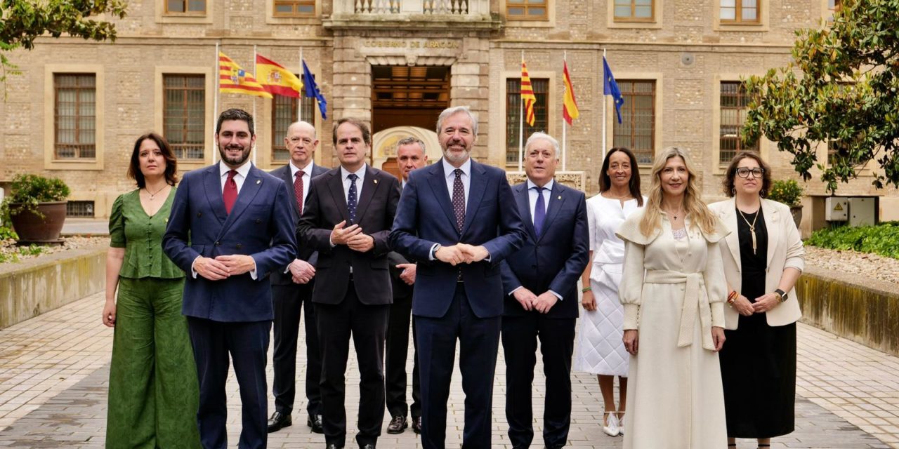 Los nuevos consejeros del Gobierno de Aragón toman posesión de su cargo