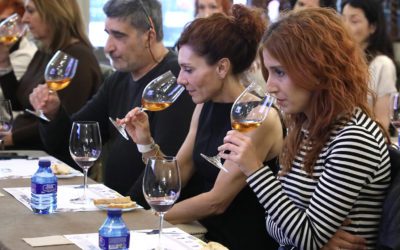 La Muestra de Garnachas llena, un año más,  el aforo del Gran Hotel con una destacada presencia  de público joven