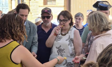 La Feria de la Cereza de Bolea celebra 25 años como escaparate del producto local y la vida en el medio rural