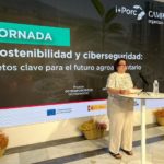 Simón defiende que la tecnología debe ayudar al sector agroalimentario a trabajar mejor
