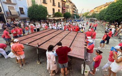 La Longaniza de Graus supera su récord Guinness y alcanza los 915,86 metros