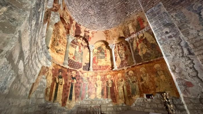 El Gobierno de Aragón garantiza la apertura de Santa María de Iguácel y recupera las visitas a uno de los grandes referentes del románico aragonés
