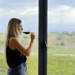 El Grillo y la Luna invita a descubrir todos sus vinos por copas este verano